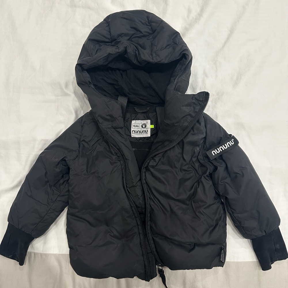 Nununu black puffer jacket with hoodie.
